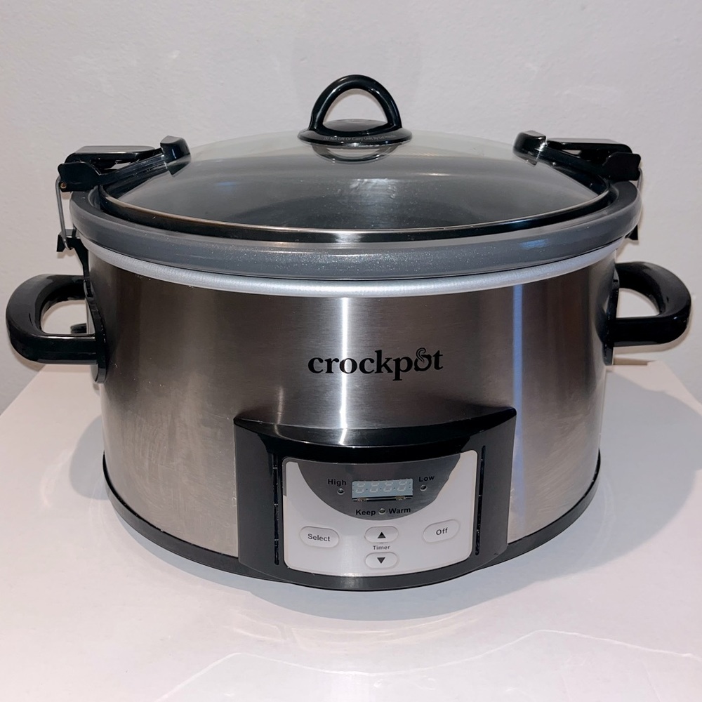Crockpot brand 7 Quart Oval Crock pot